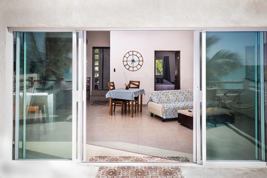 Oceanfront Casita Coral Appartement Chelem Buitenkant foto